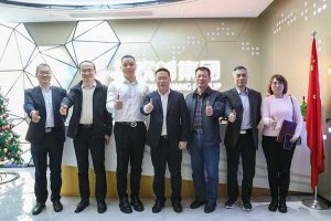 广州市与番禺区人力资源和社会保障局领导莅临九州网页版登录入口-九州（中国）集团调研指导