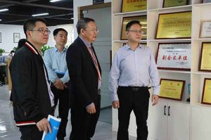 热烈欢迎市政府秘书长林兢一行莅临九州网页版登录入口-九州（中国）集团广西公司考察指导